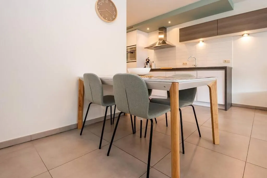 Stijlvol Genieten Pal In Het Centrum Appartement Oostende